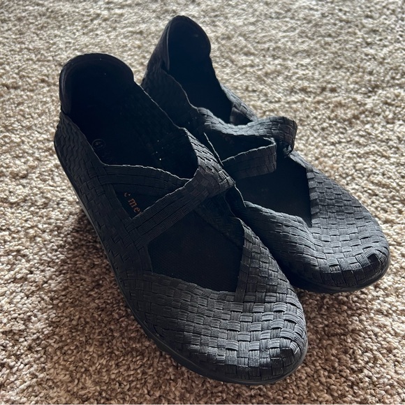 Bernie Mev Black Wedges - Picture 6 of 7